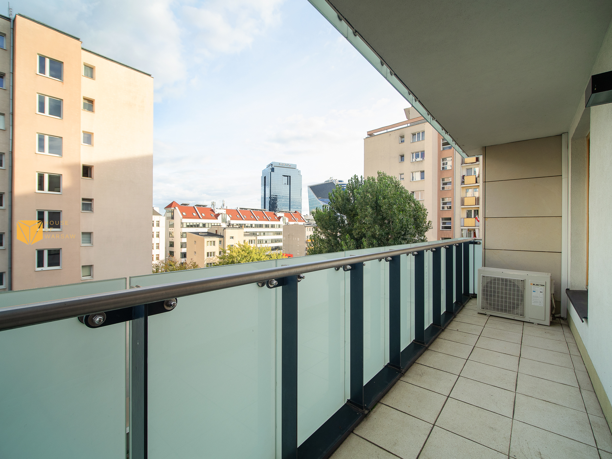 Klimatyzowany apartament do sprzedaży w centrum Warszawy